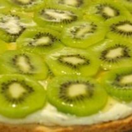 kiwi taart met banketbakkersroom
